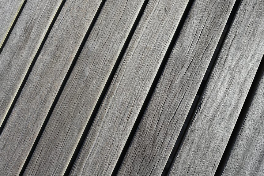 Choosing the Best Material for Your Deck